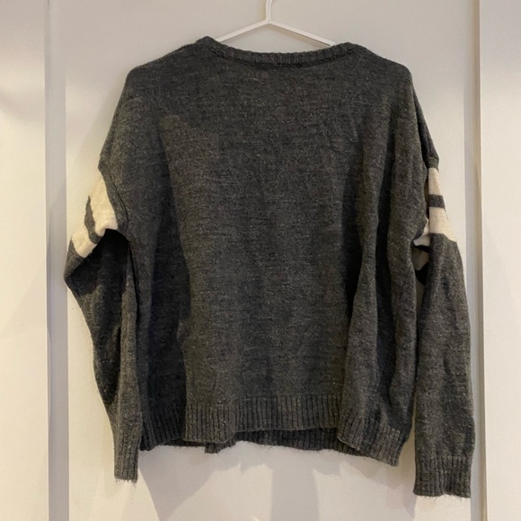 Brandy Melville sweater - Picture 3 of 3